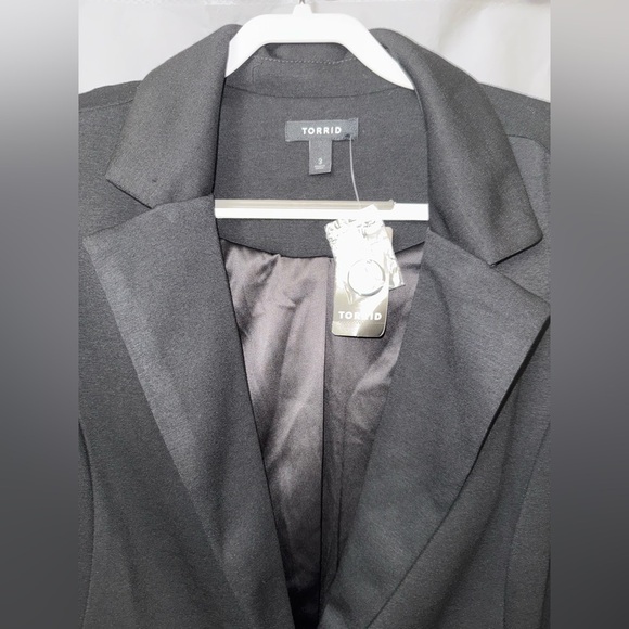 Torrid Jacket Black Blazer soft ruched 3/4 sleeve Womens Size 3 - Picture 2 of 9